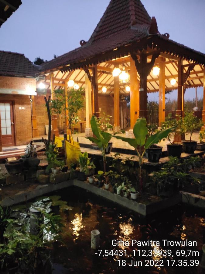 Grha Pawitra Trowulan Exterior foto