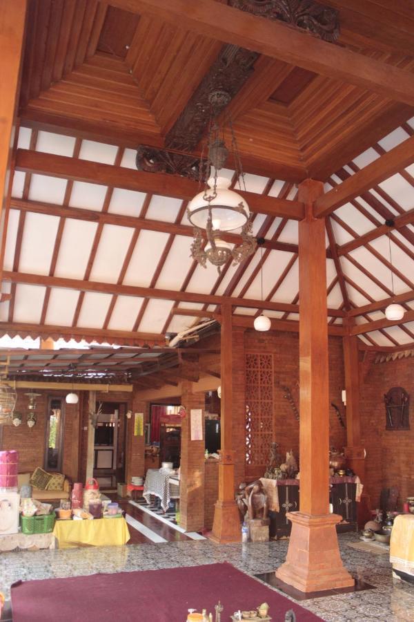 Grha Pawitra Trowulan Exterior foto